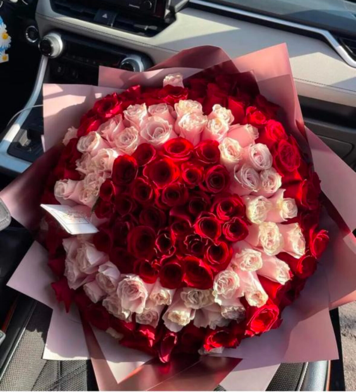 RAMO DE 150 ROSAS