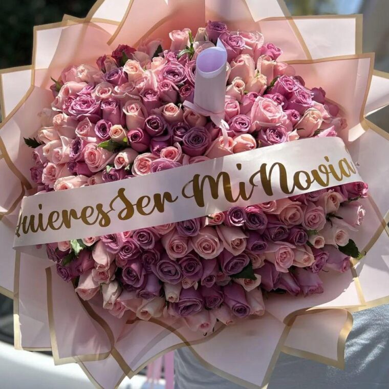 RAMO DE 200 ROSAS DE QUIERES SER MI NOVIA