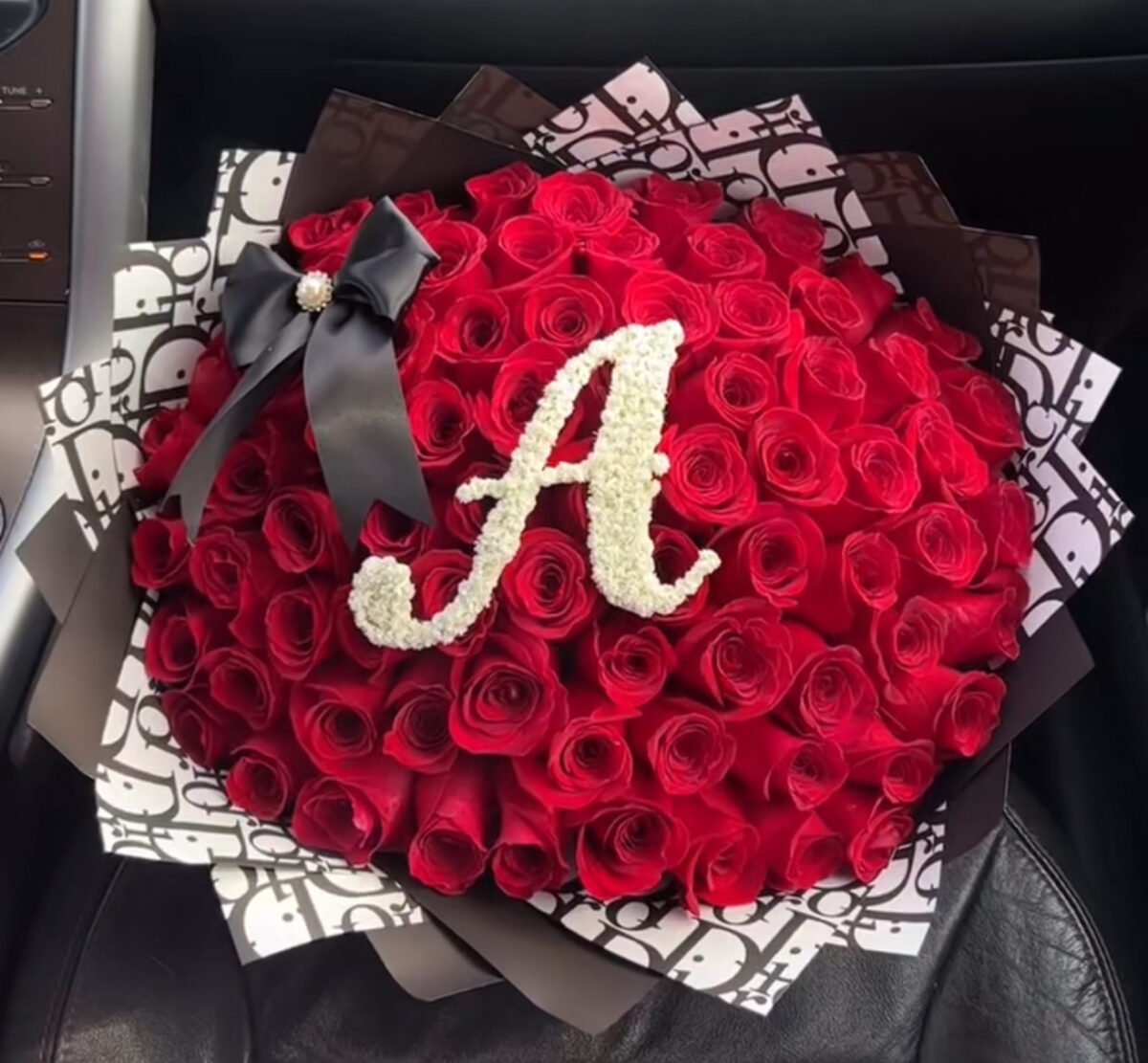 Ramo de 200 rosas con letra personalizable