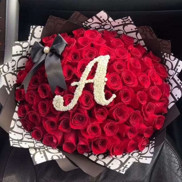 Ramo de 200 rosas con letra personalizable